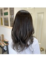 ヴィコロ(vicolo) アッシュグレーバレイヤージュ