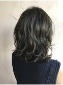 オリーブグレージュ