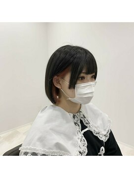 ロイ(ROY) 振り返られるインナーカラーピンク