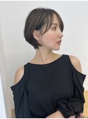 ハンサムショート_ダークアッシュチェリーブラウンフェミニン