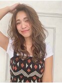 外国人風ミルクティーベージュ/ルーズパーマ/センターパート