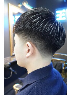 キングスマントーキョー 府中店(KINGSMAN TOKYO) アップバング / ツーブロック / スキンフェード 【府中】