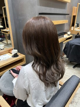 アイニティ(Inity) 秋人気、大人可愛いオリーブベージュカラー