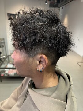 イズ(iss) ワイルドなパーマお任せください!