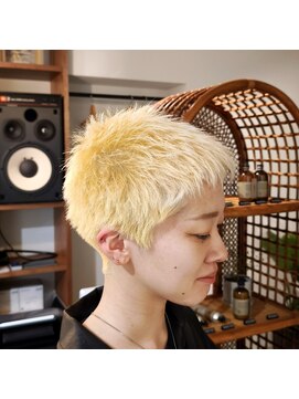 サムタイム(sometime beauty parlor) ハイトーンベリーショート