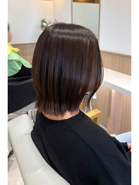 アビエブラン 若江岩田(abije blanc) 艶感ナチュラル前下がりボブ【若江岩田】