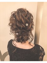 ソフィーズデザイン(Sofi's design)&nbsp;大人可愛い後れ毛アップスタイル