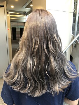 ルイス(L'wis) プラチナピンクグレー