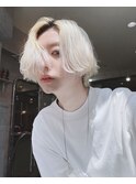 前髪長め ミディアムマッシュ ホワイトカラー
