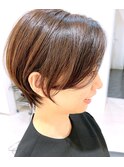 前髪長め・大人ショートボブ・白髪ぼかし・ハイライト