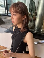 パプレ(PAPRE)&nbsp;ミディアムレングス　ベージュスタイル