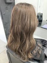 ココ 本八幡(KOKO)&nbsp;★デザインカラー/レイヤーカット/ウェットヘアオリーブベージュ