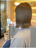 明るめベージュ