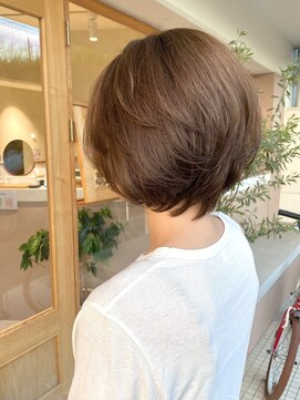 モカヘアー(mocha hair) ショートウルフ/レイヤーカット/ベージュカラー