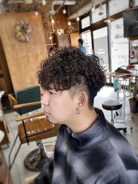 ロルド シェリ(Rold Cheri) 【山本智文】ツイストスパイラルパーマV字マッシュ