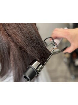 一人のスタイリストが仕上げまで担当！髪のお悩みや要望をじっくりお伺いして、理想のスタイルへ。