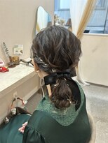 ミラ(Mila)&nbsp;ミディアムやボブの方でも＊シンプルローポニー