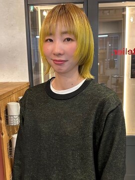 アトリエ(atelier.) ウルフカット デザインカラー アンブレラカラー イエロー