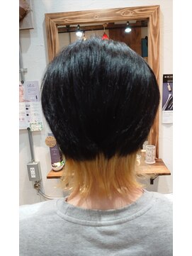 マーブルヘアー(Marble hair) 襟足ブリーチ&NAVYCOLOR