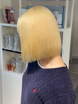 ベレーザ 渋谷(BELEZA) 13266ブリーチ&ダブルカラー韓国レイヤーホワイトブロンドボブ