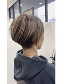 メリハリショート×ホワイトアッシュハイライト