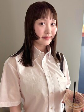 シロ(ciLo) ミディアムステップカット