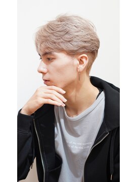 ビカム 名駅(become) 冬にハイトーンするならこれ！ハイトーンフェザーショート