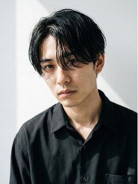 爽やか黒髪ナチュラルセンターパート