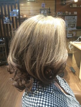 カシュカシュヘア(Cache-Cache hair) シルバー！逆グラデーション