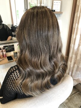 ドゥーアンジヘアー(dou-Ange hair) 極細ハイライト×セミロング