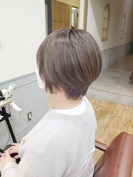 グランシュ 青葉台店(GranCieux) 脱白髪染めハイライトショートボブ☆