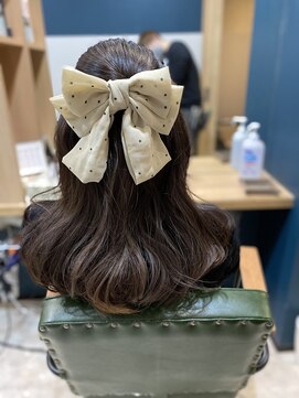 ヘアサロンアンドヘアメイクディー(hair salon hair make D) 仙台D ヘアセット 韓国風ヨシンモリ ゆる巻き リボンアレンジ