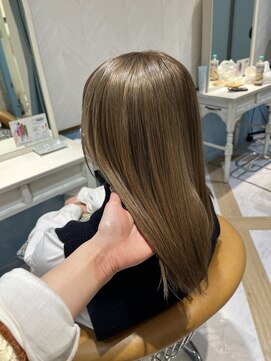 ロンドルーチェ 心斎橋(Lond luce) ダークアッシュ/ミディアムレイヤーカット［髪質改善/縮毛矯正］