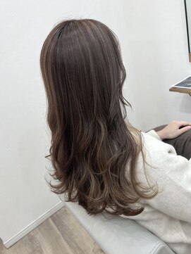 ラニ(RANI) グレージュ×ナチュラルハイライト＋イヤリングカラー