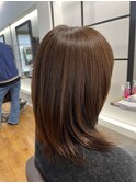 自慢のトリートメントメニューで脱白髪染め＋艶髪で若見え！