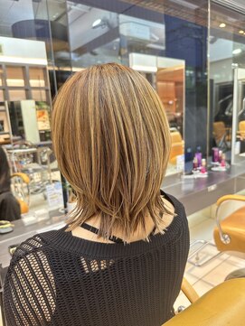 キサ ファータ 恵比寿(kisa fata) 大人ミディアムストレートくびレイヤー30代40代斜めバング恵比寿