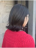 透明感のある暗髪グレイcolorのミディアムヘア
