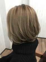 クオン(Kuon)&nbsp;大人ナチュラルレイヤーボブ ミルクティーベージュ