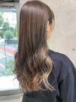 エウペ 渋谷(WEUPE)&nbsp;斜めバング/グレージュカラー/デザインカラー/シルキーベージュ