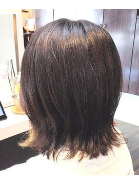 エノモト(ENOMOTO) 外ハネミディアム小顔くびれレイヤーカット20代30代40代