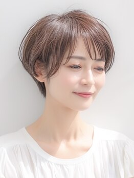 ソマル(SOMARU)の写真/白髪染めもオシャレに明るく♪ただ暗く染めるだけじゃない、白髪を活かした白髪ぼかしハイライトも人気！