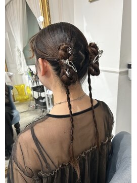 セット アンド バイ ルゥーダ 品川駅前店(SET and..by Rouxda.) 三つ編みツインアレンジ