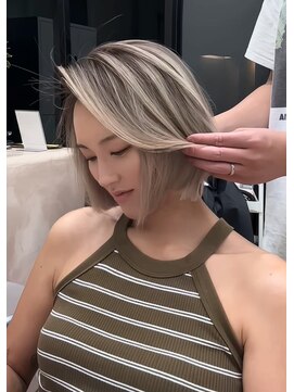 ヌエン 渋谷(NU/EN) 海外版シャドールーツ×ラインボブ