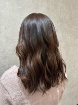 ヘアー ワークス ボナ 前橋店(HAIR WORKS bona.)&nbsp;深みのあるカラーに映える、光を纏ったウェーブロング