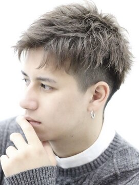 フィフス(fifth) 原宿アップバングスパイキーショートスキンフェードカット短髪◆