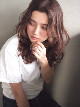 コス(kos) アレンジしやすい大きめクセ感パーマ