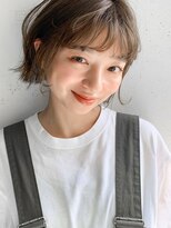 レジュアル(RESSUAL)&nbsp;グレージュ　大人かわいい　フェザーバング　マッシュショート