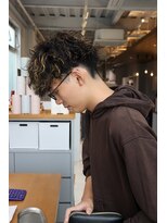 エマピボット 中川本店(EMA PIVOT)&nbsp;スパイラルパーマとメッシュ