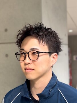 リンダ(LYNDA) スパイキーアップバング/ツーブロック/無造作パーマ/短髪パーマ