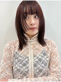 顔周りレイヤーボブぱっつん前髪ワインレッドカシスピンク暖色
